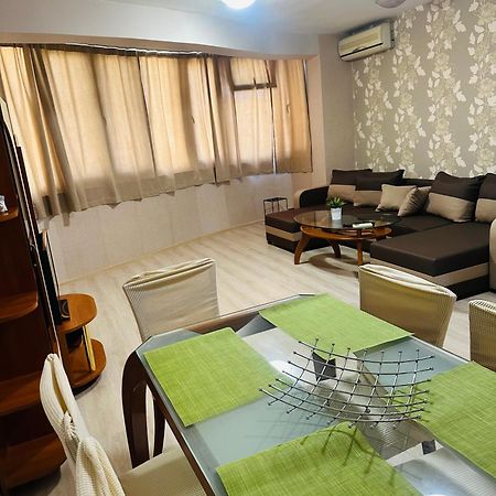 Lux Apartment Sisi Burgas City Eksteriør billede