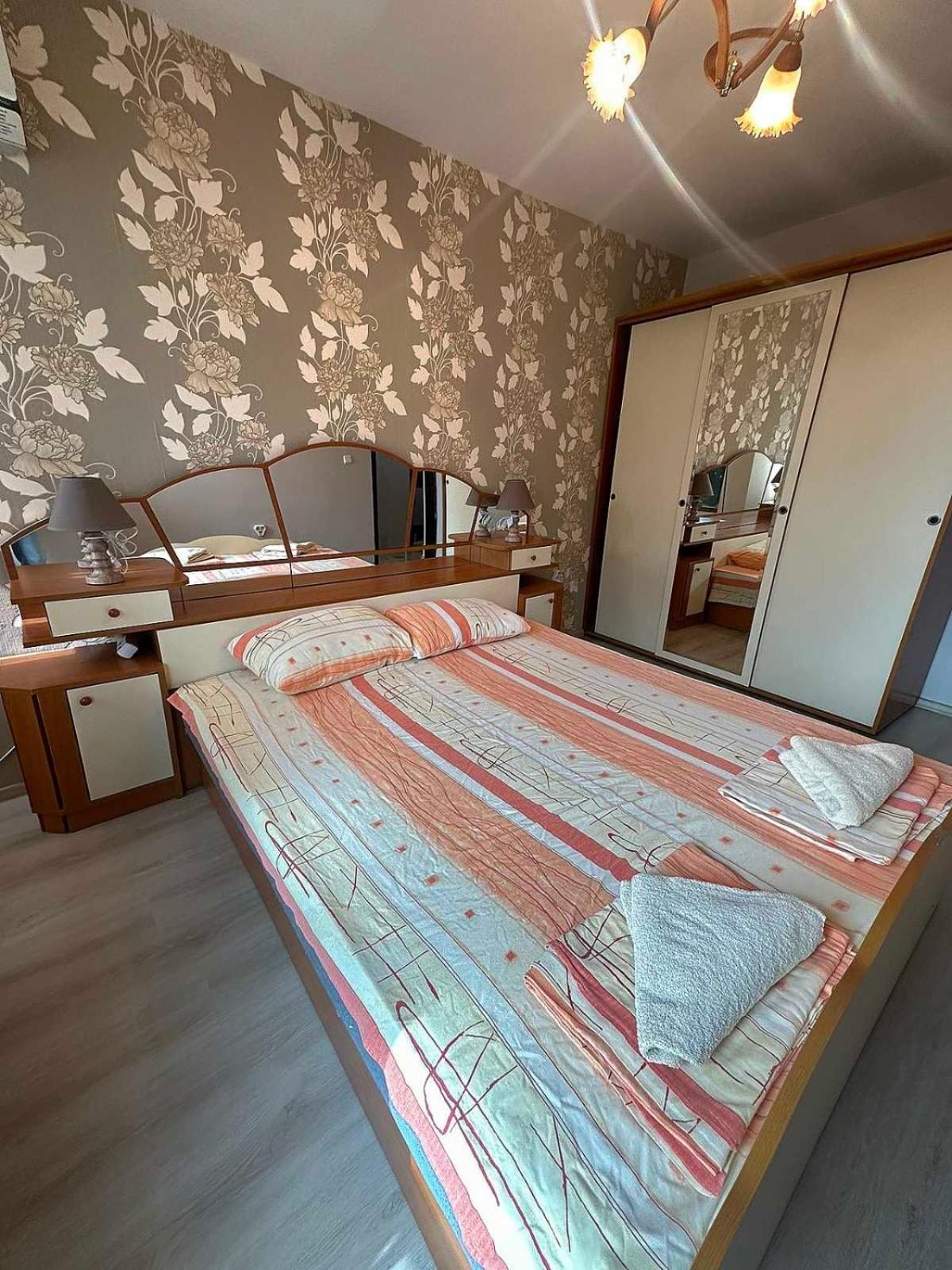 Lux Apartment Sisi Burgas City Eksteriør billede